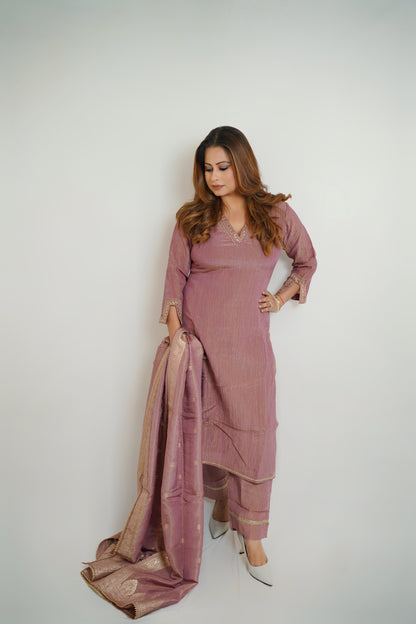 Old Rose Zari Border Suit